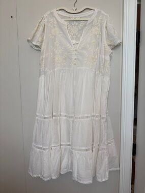 Women’s White Embroidered Midi Dress - Vintage-Inspired